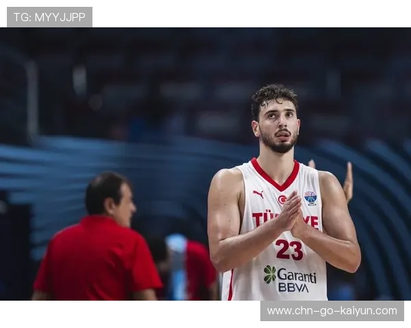 申京26分11板6助展现内线统治力，火箭未来核心成型